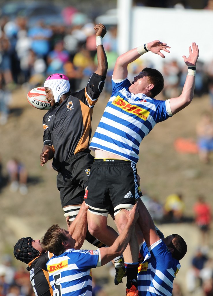 Vodacom Cup Pic of the Week: Jacques Vermeulen of DHL Western Province and Chaney Willemse of the Boland Cavaliers contest a line-out during a Vodacom Cup match at the Caledon Rugby Club by Roger Sedres, Image SA / SARU. 